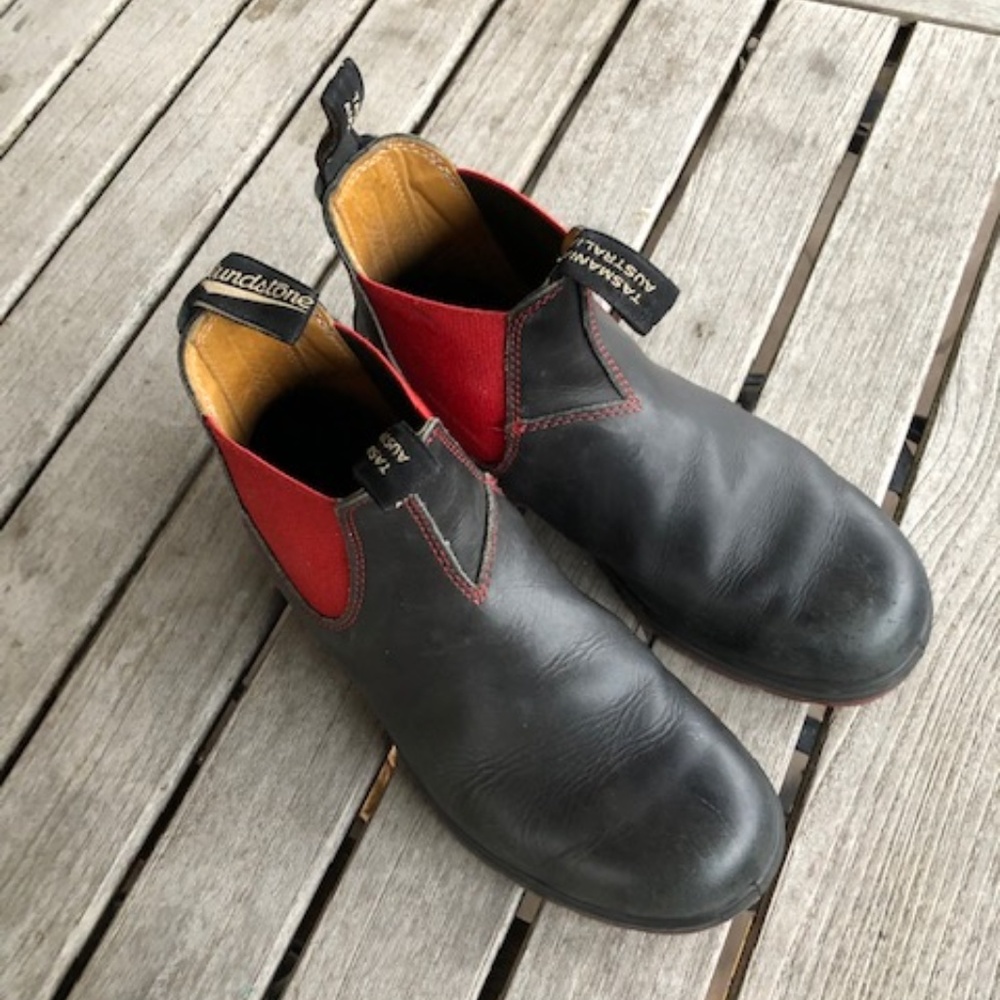 Blundstone 550 Chelsea Boots Black & Red #1316